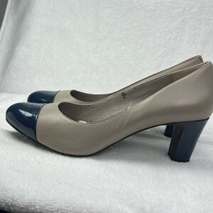 Easy Street taupe and blue heels